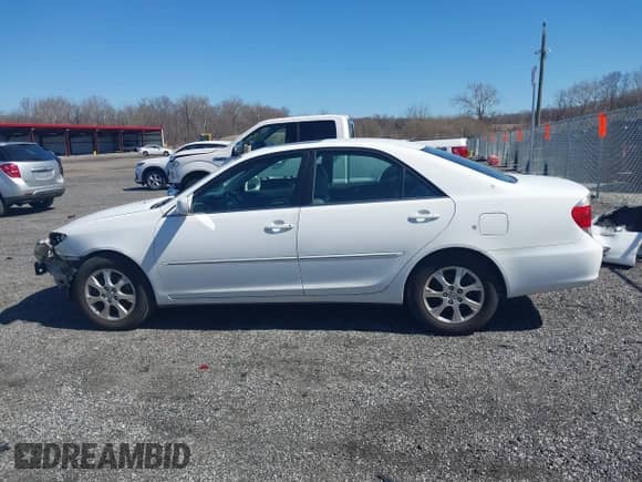 2005 Toyota Camry LE with VIN 4T1BF30K85U088785, listed as a IAAI auction lot 41782321 with 312,552 mi miles and . Bid and sale history available at DreamBid. Image 15.