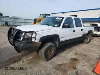 2004 Chevrolet Silverado 2500 LS с VIN 1GCGK23U54F156878, выставлен на аукционе Copart как лот 64216805 с пробегом 202 263 миль миль и На запчасти • Non repairable. История ставок и продаж доступна на DreamBid. Изображение 1.