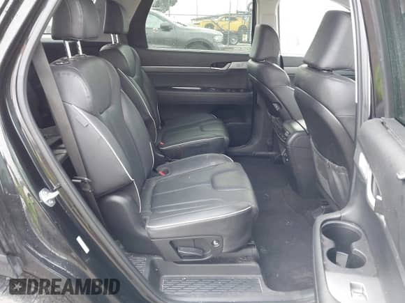 2024 Hyundai Palisade SEL z VIN KM8R4DGE2RU762428, wystawiony jako IAAI lot #43132499 z przebiegiem 24 811 mil mil oraz . Historia ofert i sprzedaży dostępna na DreamBid. Obrazek 8.