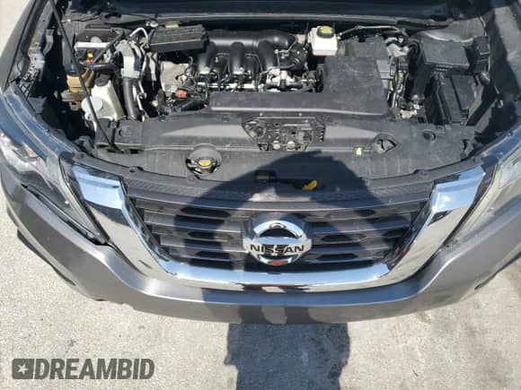 2019 Nissan Pathfinder S z VIN 5N1DR2MN7KC608944, wystawiony jako Copart lot #57270745 z przebiegiem 70 455 mil mil oraz Czysty tytuł • Clean title. Historia ofert i sprzedaży dostępna na DreamBid. Obrazek 12.