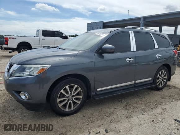 2014 Nissan Pathfinder S with VIN 5N1AR2MN3EC688041, listed as a Copart auction lot 70978775 with 146,917 mi miles and Salvage title. Bid and sale history available at DreamBid. Image 1.