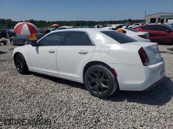 2021 Chrysler 300 Touring с VIN 2C3CCAAG3MH654096, выставлен на аукционе Copart как лот 68979705 с пробегом Не указан миль и Списание • Salvage title. История ставок и продаж доступна на DreamBid. Изображение 2.