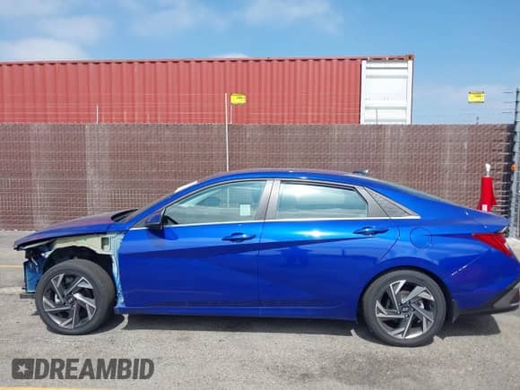 2024 Hyundai Elantra Limited with VIN KMHLN4DJ7RU097384, listed as a IAAI auction lot 43289320 with 57,240 mi miles and . Bid and sale history available at DreamBid. Image 14.
