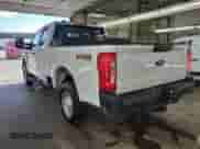 2023 Ford F-250 XL z VIN 1FT7X2BA3PEC58814, wystawiony jako IAAI lot #43589542 z przebiegiem 78 718 mil mil oraz . Historia ofert i sprzedaży dostępna na DreamBid. Obrazek 5.