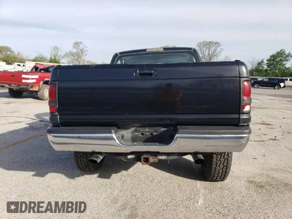 1998 Dodge 1500 z VIN 3B7HC16Y1WM205541, wystawiony jako Copart lot #62191735 z przebiegiem 113 610 mil mil oraz Nie do naprawy • Non repairable. Historia ofert i sprzedaży dostępna na DreamBid. Obrazek 6.