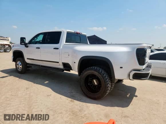 2024 Chevrolet Silverado 3500HD High Country с VIN 1GC4YVEY4RF432252, выставлен на аукционе Copart как лот 67944165 с пробегом 332 миль миль и Списание • Salvage title. История ставок и продаж доступна на DreamBid. Изображение 2.