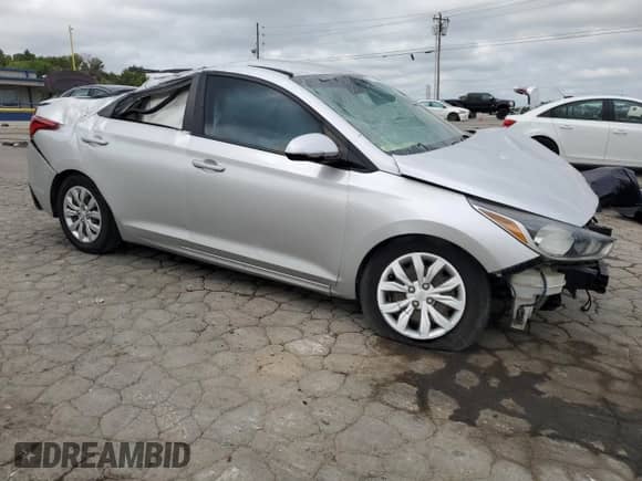 2018 Hyundai Accent SE z VIN 3KPC24A39JE011921, wystawiony jako Copart lot #69983815 z przebiegiem 146 568 mil mil oraz Nie do naprawy • Non repairable. Historia ofert i sprzedaży dostępna na DreamBid. Obrazek 4.