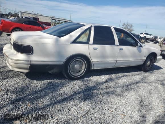 1993 Chevrolet Caprice z VIN 1G1BN53E1PR113100, wystawiony jako Copart lot #87204814 z przebiegiem 157 162 mil mil oraz Szkoda całkowita • Salvage title. Historia ofert i sprzedaży dostępna na DreamBid. Obrazek 3.