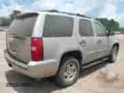 2007 Chevrolet Tahoe LT z VIN 1GNFC130X7R353412, wystawiony jako IAAI lot #42535108 z przebiegiem 78 497 mil mil oraz . Historia ofert i sprzedaży dostępna na DreamBid. Obrazek 4.