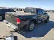 2002 Dodge Dakota Sport z VIN 1B7HL38X32S681498, wystawiony jako Copart lot #74320284 z przebiegiem 223 086 mil mil oraz Szkoda całkowita • Salvage title. Historia ofert i sprzedaży dostępna na DreamBid. Obrazek 3.
