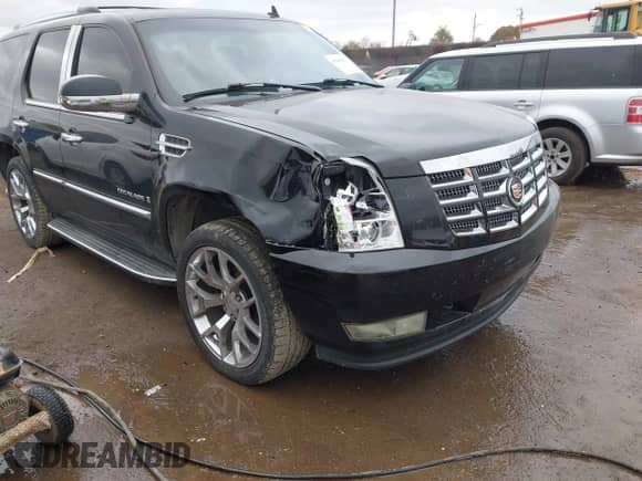 2007 Cadillac Escalade с VIN 1GYFK63897R175971, выставлен на аукционе IAAI как лот 43499367 с пробегом 176 884 миль миль и . История ставок и продаж доступна на DreamBid. Изображение 6.