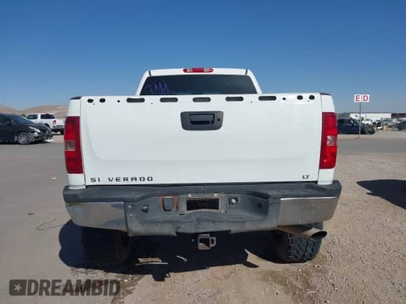 2007 Chevrolet Silverado 2500HD 1LT z VIN 1GCHK23K67F533211, wystawiony jako IAAI lot #41826225 z przebiegiem 314 904 mil mil oraz . Historia ofert i sprzedaży dostępna na DreamBid. Obrazek 16.