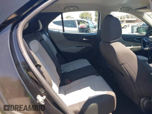 2021 Chevrolet Equinox LS z VIN 2GNAXHEV0M6116256, wystawiony jako IAAI lot #43015900 z przebiegiem 106 359 mil mil oraz . Historia ofert i sprzedaży dostępna na DreamBid. Obrazek 8.