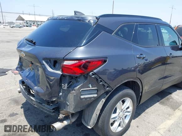 2021 Chevrolet Blazer LT z VIN 3GNKBCRSXMS563670, wystawiony jako IAAI lot #42788671 z przebiegiem 37 306 mil mil oraz . Historia ofert i sprzedaży dostępna na DreamBid. Obrazek 19.