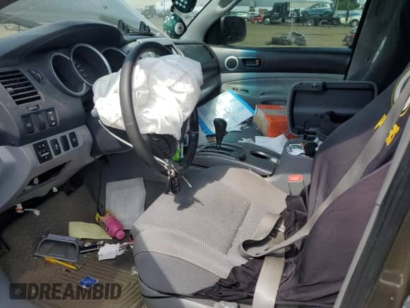 2011 Toyota Tacoma с VIN 3TMLU4EN3BM065292, выставлен на аукционе Copart как лот 70822815 с пробегом 134 942 миль миль и Списание • Salvage title. История ставок и продаж доступна на DreamBid. Изображение 7.