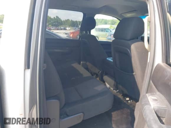 2010 Chevrolet Silverado 1500 LS with VIN 3GCRKREA2AG128289, listed as a IAAI auction lot 39744368 with 143,063 mi miles and . Bid and sale history available at DreamBid. Image 8.