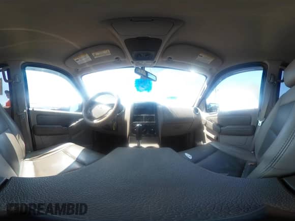 2006 Ford Explorer XLT z VIN 1FMEU73846ZA14049, wystawiony jako IAAI lot #42712449 z przebiegiem 177 760 mil mil oraz . Historia ofert i sprzedaży dostępna na DreamBid. Obrazek 18.