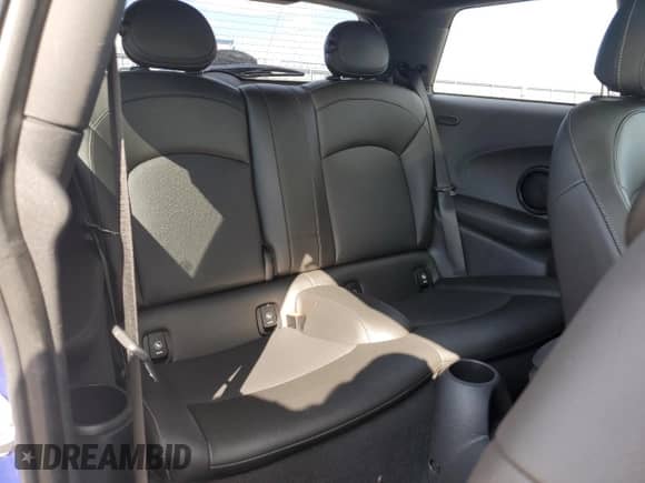 2019 MINI Hardtop Cooper с VIN WMWXP5C57K2L30446, выставлен на аукционе Copart как лот 80151555 с пробегом 41 517 миль миль и Списание • Salvage title. История ставок и продаж доступна на DreamBid. Изображение 10.