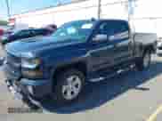 2017 Chevrolet Silverado 1500 LT с VIN 1GCVKREC2HZ202157, выставлен на аукционе IAAI как лот 43110635 с пробегом 93 952 миль миль и . История ставок и продаж доступна на DreamBid. Изображение 20.