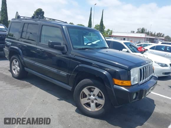 2007 Jeep Commander Sport с VIN 1J8HG48K07C504836, выставлен на аукционе IAAI как лот 42537484 с пробегом 99 313 миль миль и . История ставок и продаж доступна на DreamBid. Изображение 1.