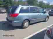 2010 Toyota Sienna CE с VIN 5TDKK4CC5AS328688, выставлен на аукционе IAAI как лот 43225823 с пробегом 348 153 миль миль и . История ставок и продаж доступна на DreamBid. Изображение 4.