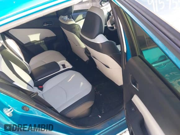 2018 Toyota Prius Plus z VIN JTDKARFP2J3069383, wystawiony jako IAAI lot #41595534 z przebiegiem 164 481 mil mil oraz . Historia ofert i sprzedaży dostępna na DreamBid. Obrazek 8.