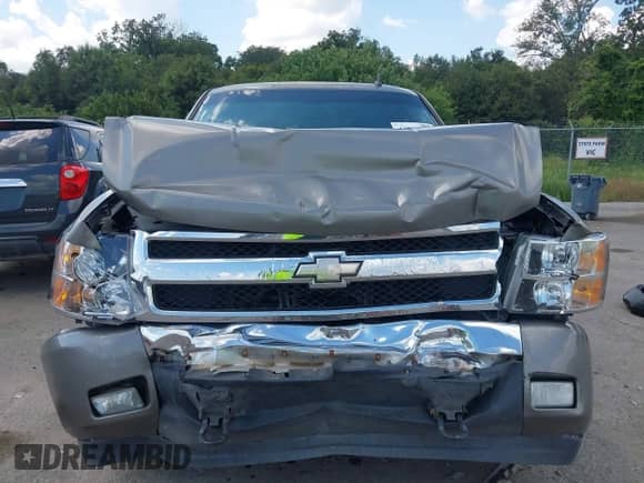 2007 Chevrolet Silverado 1500 LTZ with VIN 1GCEC19037Z591985, listed as a IAAI auction lot 43320583 with 273,703 mi miles and . Bid and sale history available at DreamBid. Image 12.