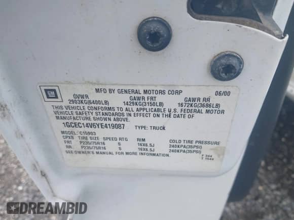 2000 Chevrolet Silverado 1500 z VIN 1GCEC14V6YE419087, wystawiony jako IAAI lot #38916431 z przebiegiem Nie podano mil oraz . Historia ofert i sprzedaży dostępna na DreamBid. Obrazek 9.