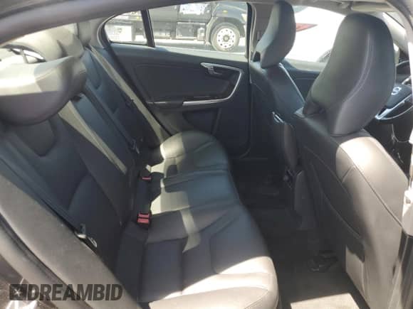 2015 Volvo S60 T5 Drive-E Platinum с VIN YV126MFM2F1352356, выставлен на аукционе Copart как лот 59677375 с пробегом 83 482 миль миль и Списание • Salvage title. История ставок и продаж доступна на DreamBid. Изображение 10.