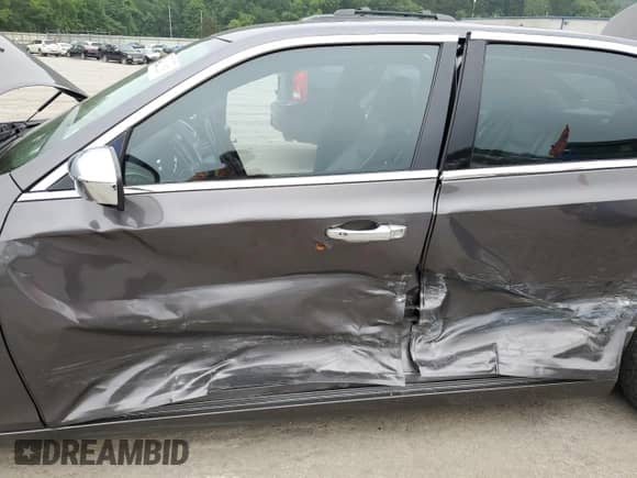 2014 Chrysler 300 C с VIN 2C3CCAET3EH200343, выставлен на аукционе Copart как лот 64283935 с пробегом 139 106 миль миль и Списание • Salvage title. История ставок и продаж доступна на DreamBid. Изображение 7.