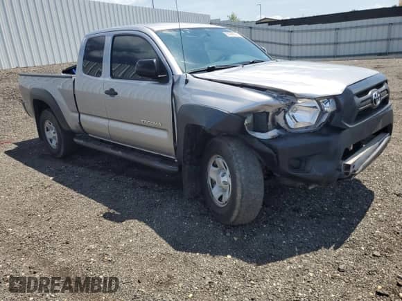 2015 Toyota Tacoma PreRunner z VIN 5TFTX4GN8FX046564, wystawiony jako Copart lot #65390645 z przebiegiem 146 119 mil mil oraz Szkoda całkowita • Salvage title. Historia ofert i sprzedaży dostępna na DreamBid. Obrazek 4.