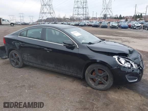 2013 Volvo S60 T5 с VIN YV1612FH8D2177819, выставлен на аукционе IAAI как лот 41504338 с пробегом Не указан миль и . История ставок и продаж доступна на DreamBid. Изображение 1.