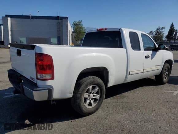 2007 GMC Sierra 1500 SLE1 with VIN 1GTEC19C87Z570530, listed as a Copart auction lot 60296765 with 215,143 mi miles and Salvage title. Bid and sale history available at DreamBid. Image 3.