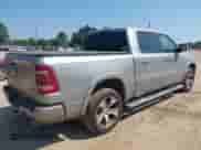 2022 Ram 1500 Laramie z VIN 1C6SRFJT0NN362552, wystawiony jako IAAI lot #43220035 z przebiegiem 50 088 mil mil oraz . Historia ofert i sprzedaży dostępna na DreamBid. Obrazek 4.