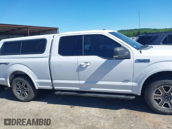 2017 Ford F-150 XL z VIN 1FTEX1EP7HKD31476, wystawiony jako IAAI lot #42297459 z przebiegiem 101 421 mil mil oraz . Historia ofert i sprzedaży dostępna na DreamBid. Obrazek 14.