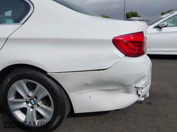 2013 BMW 5 Series 528i xDrive with VIN WBAXH5C54DDW16761, listed as a IAAI auction lot 43430103 with 115,726 mi miles and . Bid and sale history available at DreamBid. Image 17.