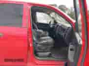 2013 Ram 1500 Express z VIN 1C6RR6FT6DS523896, wystawiony jako IAAI lot #43338595 z przebiegiem 257 199 mil mil oraz . Historia ofert i sprzedaży dostępna na DreamBid. Obrazek 5.