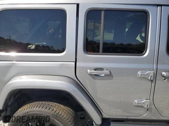 2021 Jeep Wrangler Unlimited Sahara with VIN 1C4JJXP67MW686559, listed as a Copart auction lot 52409305 with 43,902 mi miles and Salvage title. Bid and sale history available at DreamBid. Image 11.