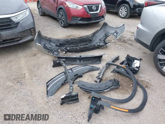 2025 Mitsubishi Outlander SE z VIN JA4J4VA83SZ016874, wystawiony jako IAAI lot #43491496 z przebiegiem 8 726 mil mil oraz . Historia ofert i sprzedaży dostępna na DreamBid. Obrazek 12.