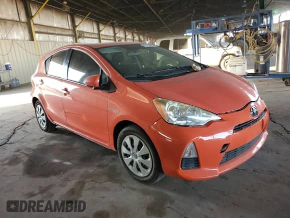 2012 Toyota Prius One z VIN JTDKDTB3XC1008921, wystawiony jako Copart lot #82726485 z przebiegiem Nie podano mil oraz Szkoda całkowita • Salvage title. Historia ofert i sprzedaży dostępna na DreamBid. Obrazek 4.