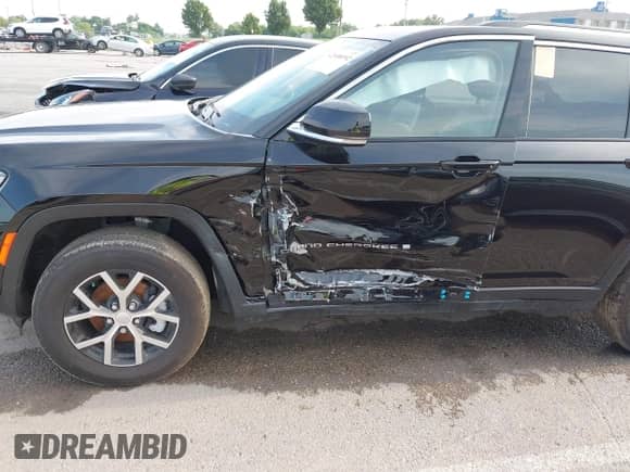 2024 Jeep Grand Cherokee Limited with VIN 1C4RJHBG2R8954132, listed as a IAAI auction lot 42608092 with 18,656 mi miles and . Bid and sale history available at DreamBid. Image 6.