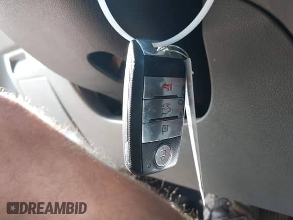 2016 Kia Sorento SXL with VIN 5XYPK4A55GG087778, listed as a IAAI auction lot 42431414 with 142,525 mi miles and . Bid and sale history available at DreamBid. Image 11.