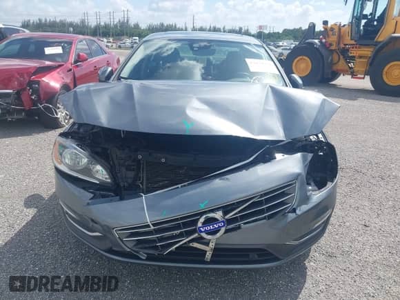 2017 Volvo S60 Inscription с VIN LYV402HKXHB126979, выставлен на аукционе IAAI как лот 42470950 с пробегом 4 064 миль миль и . История ставок и продаж доступна на DreamBid. Изображение 6.