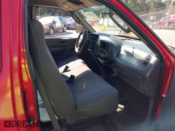 2003 Ford F-150 XL z VIN 1FTRX17273NA47629, wystawiony jako IAAI lot #43477717 z przebiegiem Nie podano mil oraz . Historia ofert i sprzedaży dostępna na DreamBid. Obrazek 5.