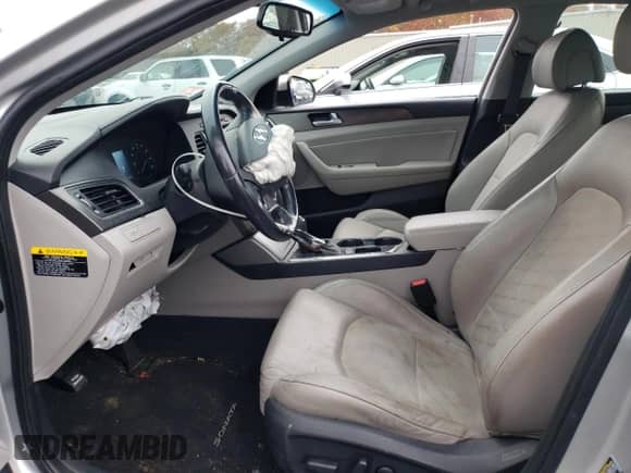 2017 Hyundai Sonata Sport с VIN 5NPE34AF3HH569754, выставлен на аукционе Copart как лот 76100893 с пробегом 137 511 миль миль и Списание • Salvage title. История ставок и продаж доступна на DreamBid. Изображение 7.