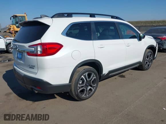 2024 Subaru Ascent Limited with VIN 4S4WMAUD7R3464895, listed as a IAAI auction lot 41425701 with 670 mi miles and . Bid and sale history available at DreamBid. Image 4.