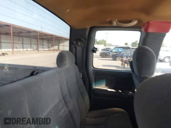 2004 Chevrolet Silverado 1500 LS with VIN 2GCEC19V641130196, listed as a IAAI auction lot 43257435 with 390,867 mi miles and . Bid and sale history available at DreamBid. Image 8.
