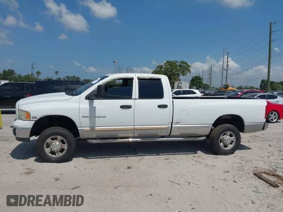 2003 Dodge 2500 ST z VIN 1D7KU28D43J537703, wystawiony jako IAAI lot #42150162 z przebiegiem 224 783 mil mil oraz . Historia ofert i sprzedaży dostępna na DreamBid. Obrazek 14.