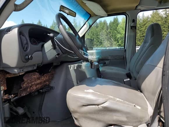 2004 Ford Econoline Cargo z VIN 1FTSE34LX4HB53489, wystawiony jako Copart lot #57730845 z przebiegiem 207 547 mil mil oraz Czysty tytuł • Clean title. Historia ofert i sprzedaży dostępna na DreamBid. Obrazek 7.