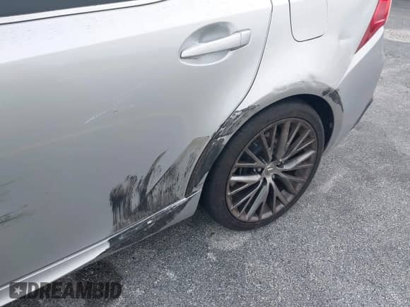 2016 Lexus IS 200t с VIN JTHBA1D22G5003114, выставлен на аукционе IAAI как лот 43199347 с пробегом 119 471 миль миль и . История ставок и продаж доступна на DreamBid. Изображение 18.